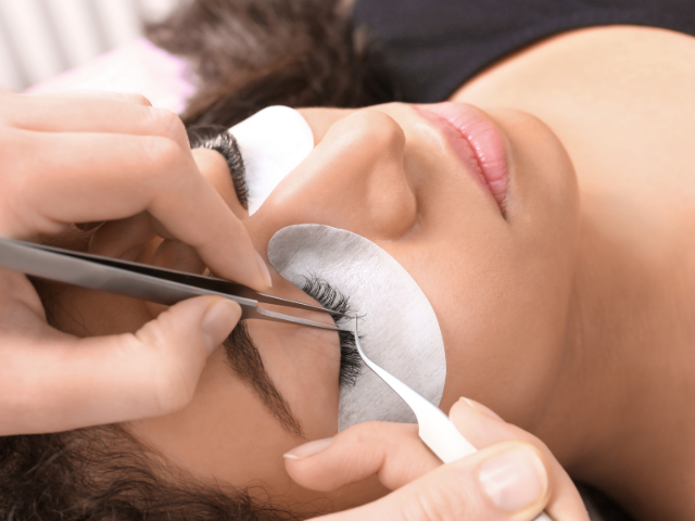 High-Margin Eyelash eCommerce Brand | B2B-Focused | Streamlined Ops | Low Time Requirement