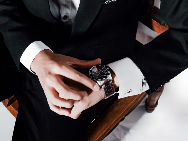 Amazon FBA Business in Premium Watches & Leather Goods – 2 Separate Brands & Amazon Accounts – 60-80% Margins on each Product – All Organic Sales