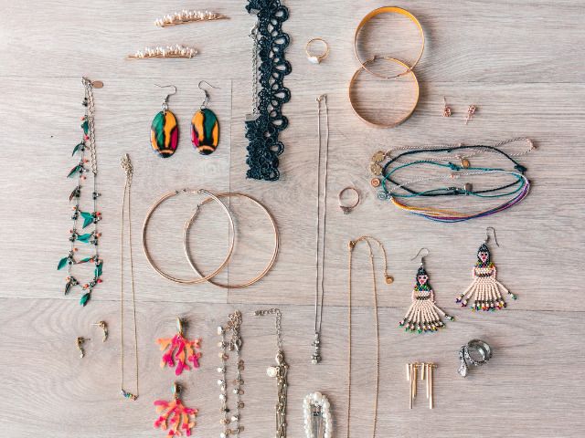 Unique Jewelry eCommerce Brand – Aligned with the Save The Bees Environmental Cause – Amazon & Shopify Website Sales Channels – Strong Media Social Following