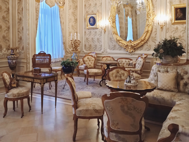 SBA Pre-Qualified European Furnishings Brand | eCommerce & Wholesale | 40-Year Brand | Proprietary Tech Stack | 36,000+ Monthly Uniques