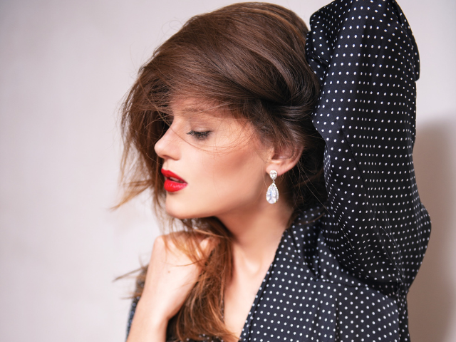 Scaling European eCommerce Brand in the Personalized Jewelry Space – $40 AOV – Operational in 7 Countries – 22% Net Margin – 130% YOY Growth –  6 Shopify Websites