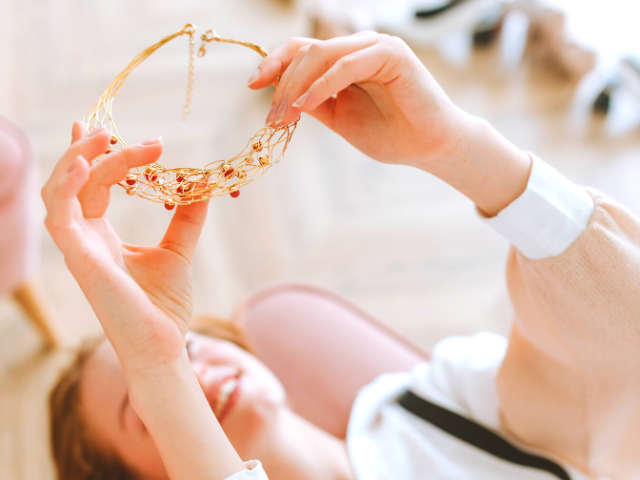 Jewelry Brand – eCommerce Sales Channel – Proprietary Designs – Network TV & Influencer Relationships – $80 AOV – $415 LTV – 51% Repeat Customers