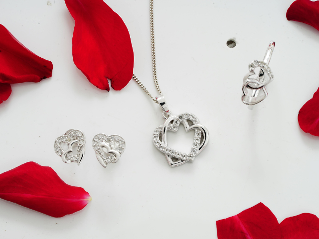 4 Year DTC Jewelry & Sentimental Giving eCommerce Brand | $57 AOV | Prime for Expansion | 50% Seller Financing