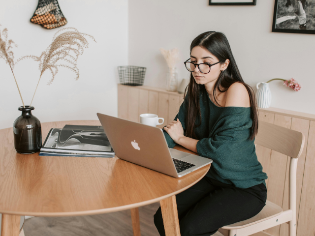 eLearning Platform | Online Courses in Investing, AI & Creative Skills