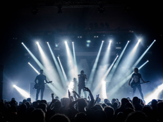 Patented Stage Lighting eCommerce Brand | 17 SKUs | $428 AOV | 22% Repeat Customers