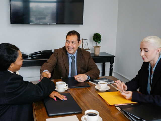AI Tech-Enabled Immigration Services Agency | 320+ Active Engagements | 25% Call-to-Contract Conversions | $13,000 Average LTV | Low 3% Churn Rate