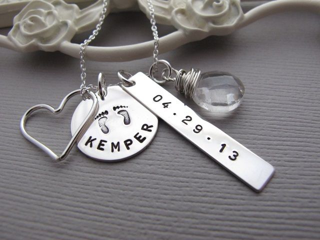 Personalized and In-House Designed Jewelry & Gifts eCommerce Brand – Amazon FBA – Large Collection of Best Seller Tags – Full Executive Team in Place