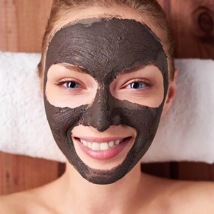 PRIVATE LABEL CONSUMER PRODUCTS RETAILER IN SKINCARE & COSMETICS VERTICALS