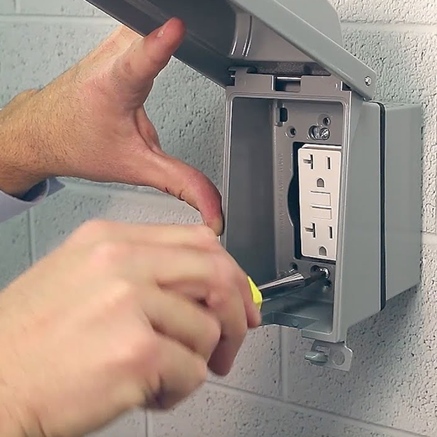 Worldwide Leader in the Receptacle Box sector – Large Patent Portfolio