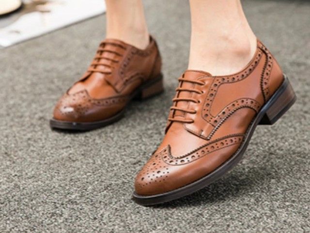 Vintage eCommerce Shoe Brand – Proprietary Designs Replicating Shoes from the 16th Century to the 1950s – 48% Repeat Customer Rate – 165,000+ Instagram Followers
