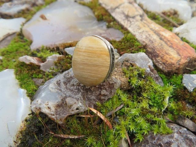 Custom Apparel & Jewelry Manufacturer with Natural, Spiritual, & Yoga Based Themes – Etsy Superstar – Strong Social Media