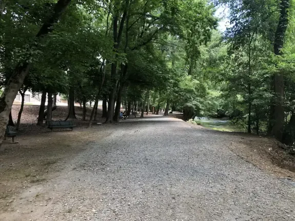 Oxbo Trail in Roswell, GA, part of the community where buyers look for a business to acquire