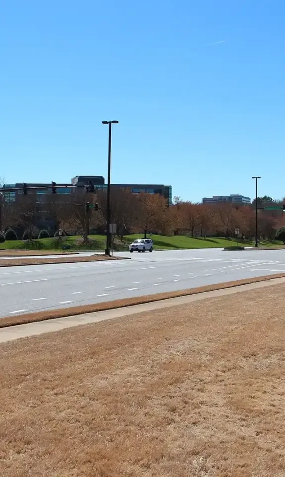Windward Parkway office corridor in Alpharetta, GA, a backdrop for owners who sell a business in Alpharetta