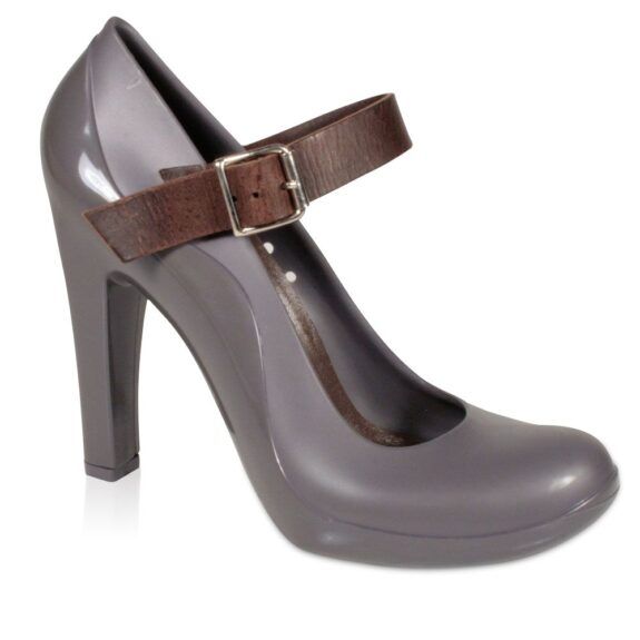 DESIGNER FOOTWEAR RETAILER – AMAZON & ECOMMERCE SALES