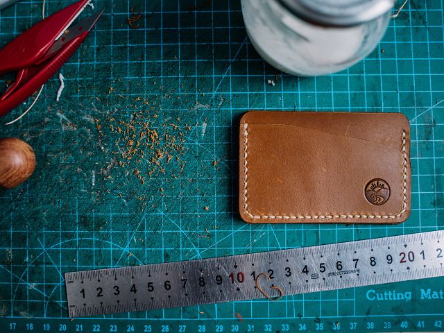 Slim Wallet eCommerce Brand – Website & Amazon.com Sales Channels – 79% Margins – Strong Social and Email Following